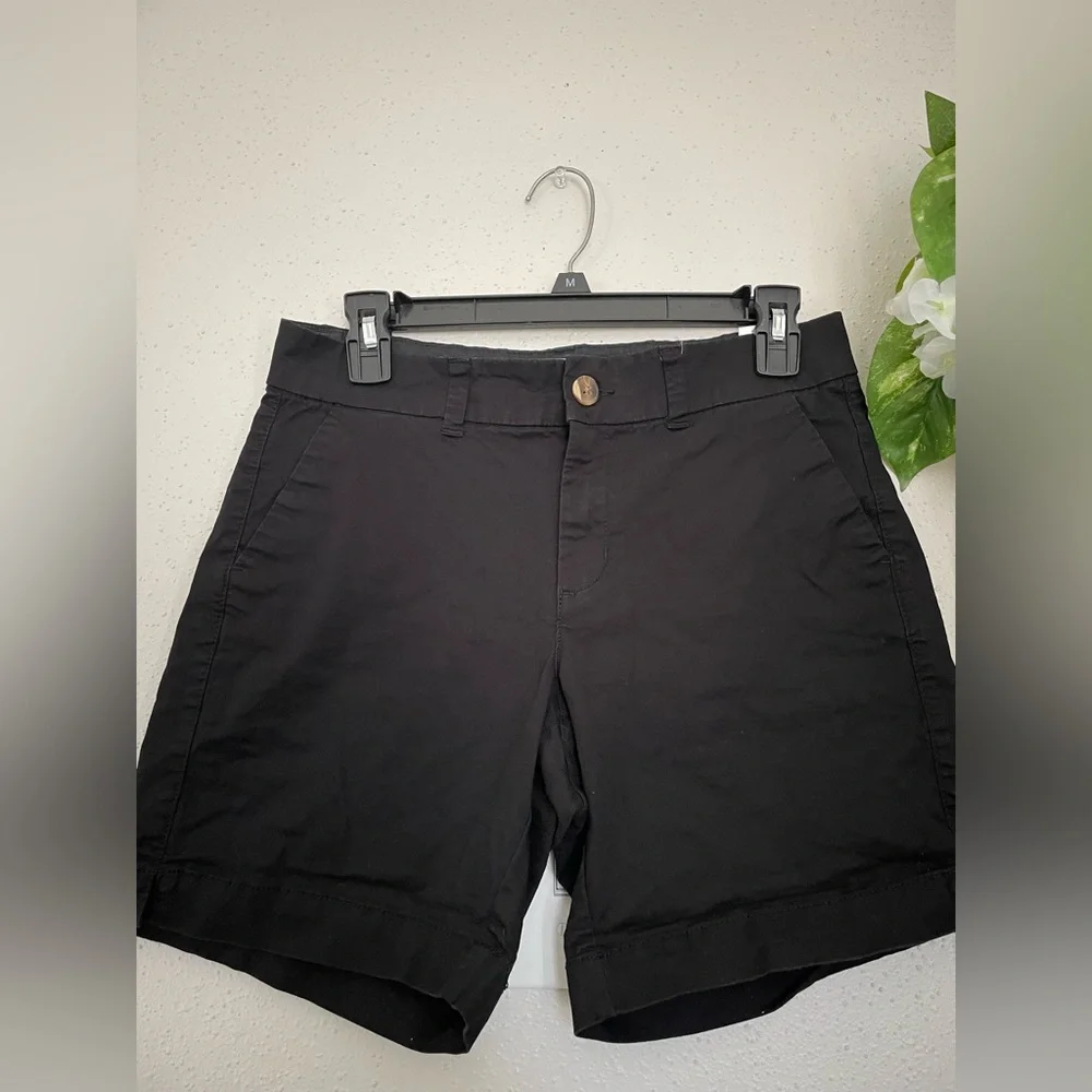 Old Navy black shorts